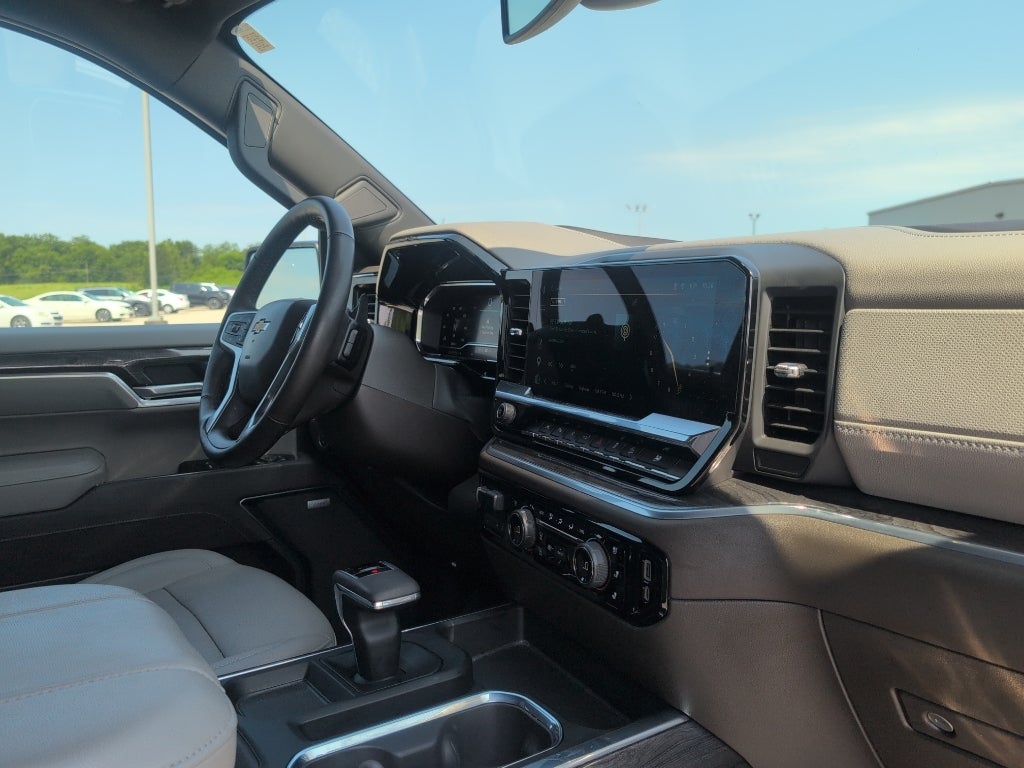 2025 Chevrolet Silverado LTZ