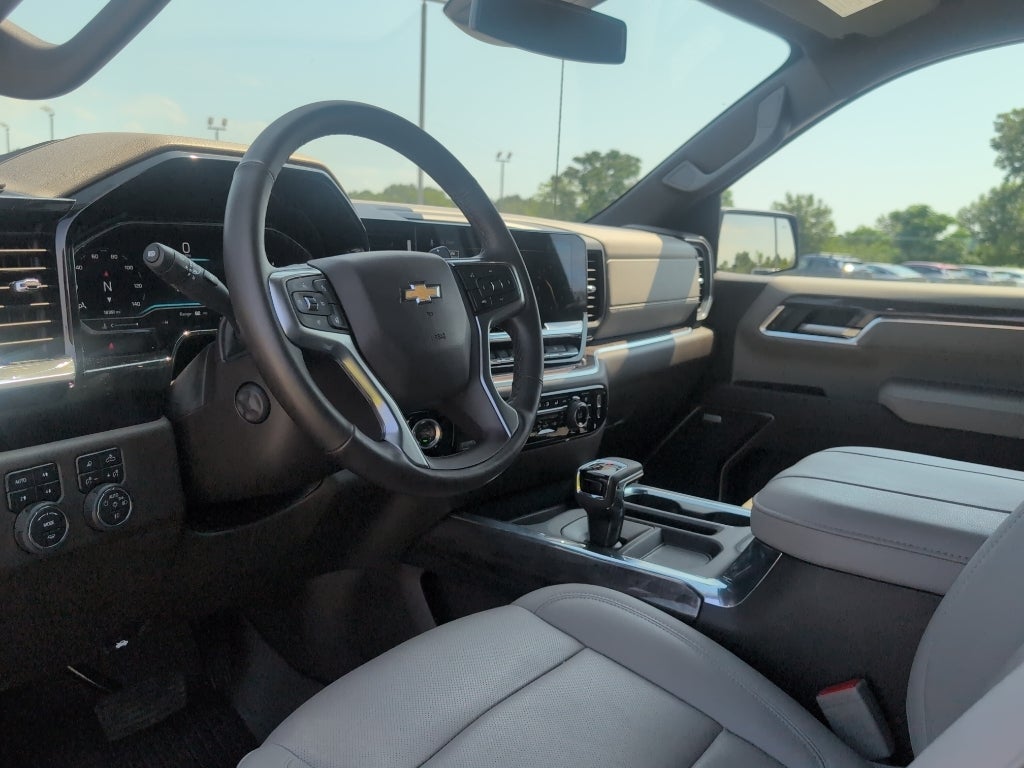 2025 Chevrolet Silverado LTZ