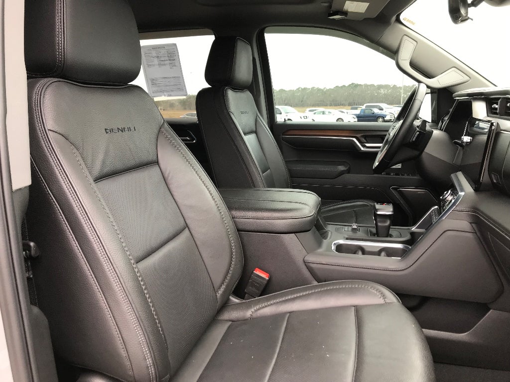 2025 GMC Sierra Denali