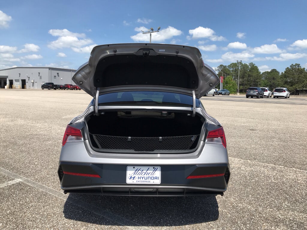 2025 Hyundai Elantra Hybrid Limited