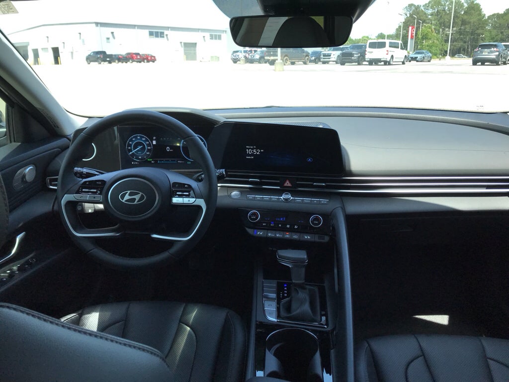 2025 Hyundai Elantra Hybrid Limited