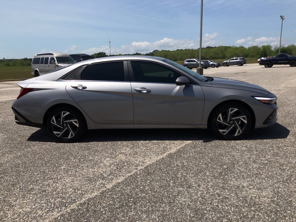 2025 Hyundai Elantra Hybrid Limited