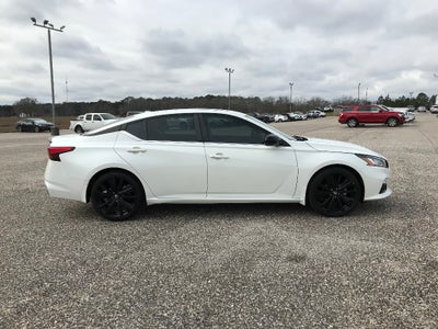 2022 Nissan Altima SR