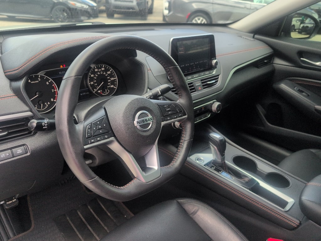 2022 Nissan Altima SR