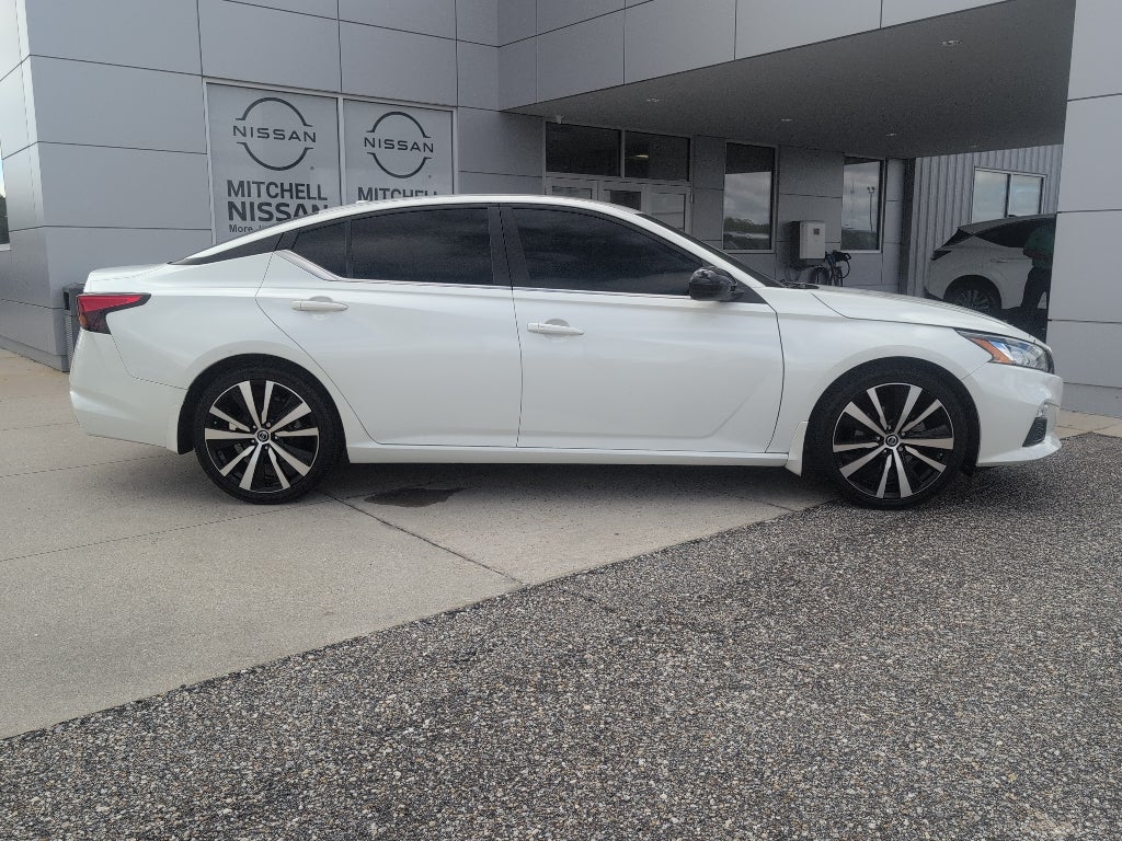 2022 Nissan Altima SR