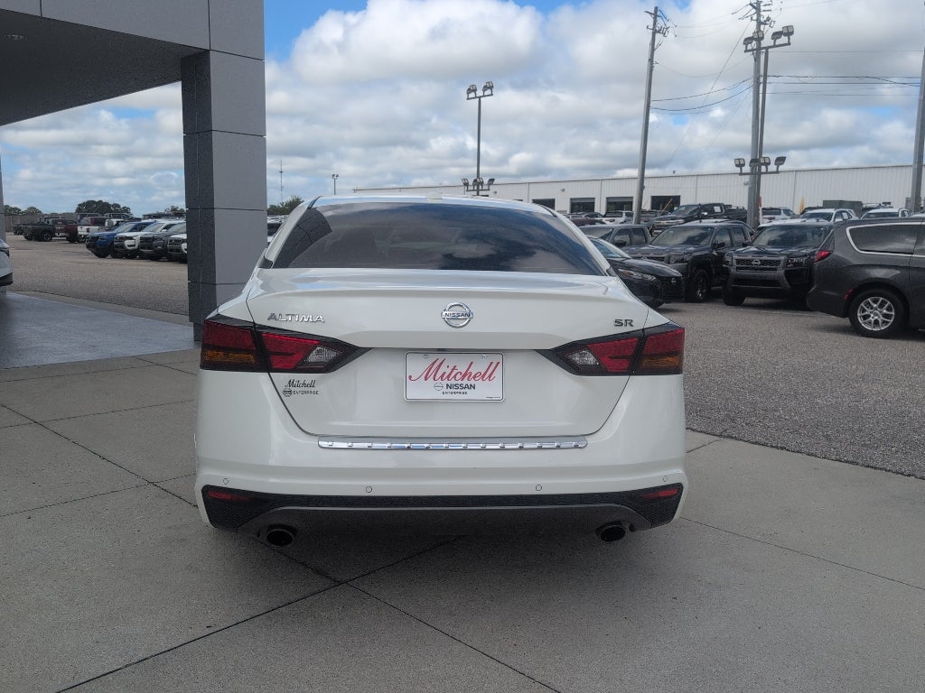 2022 Nissan Altima SR
