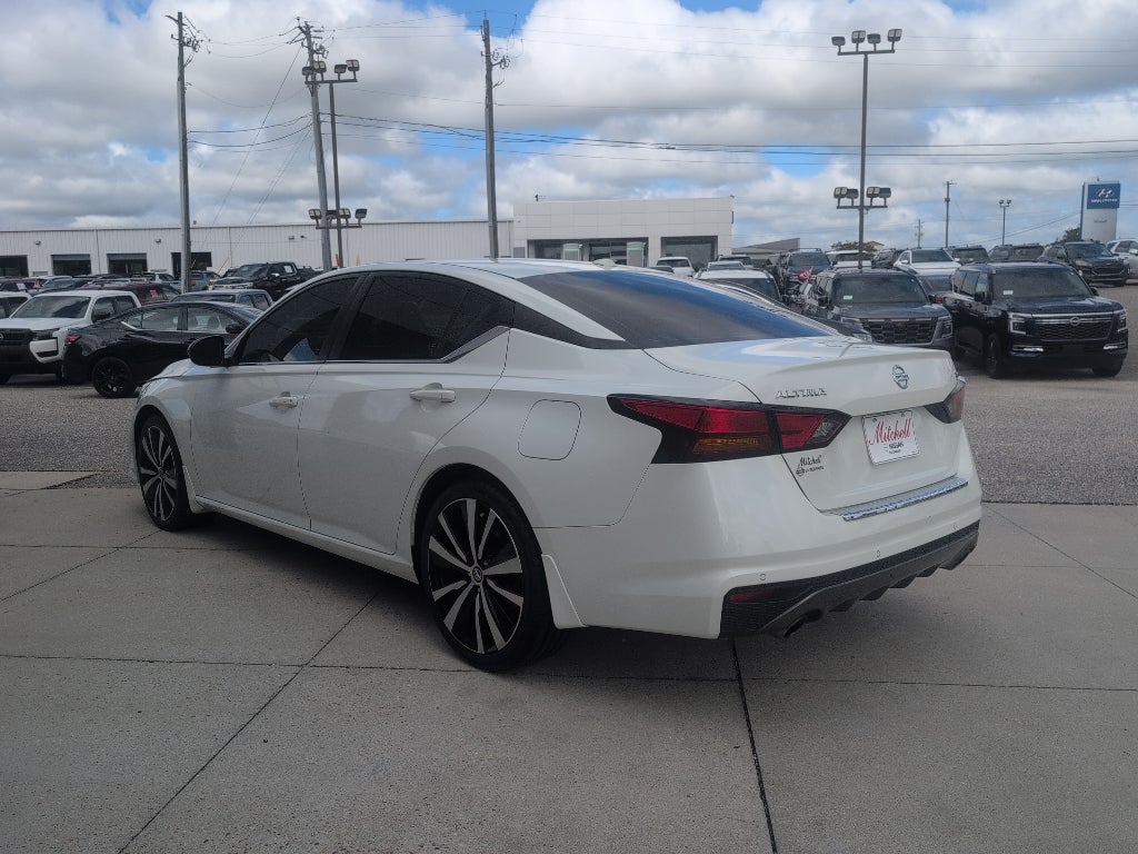 2022 Nissan Altima SR