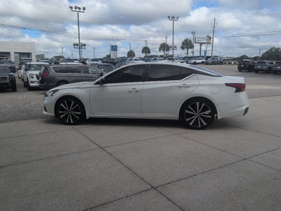 2022 Nissan Altima SR