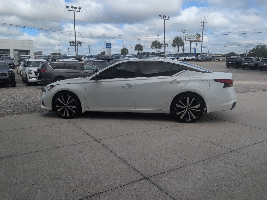 2022 Nissan Altima SR
