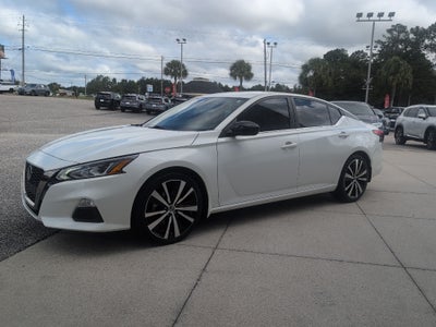 2022 Nissan Altima SR