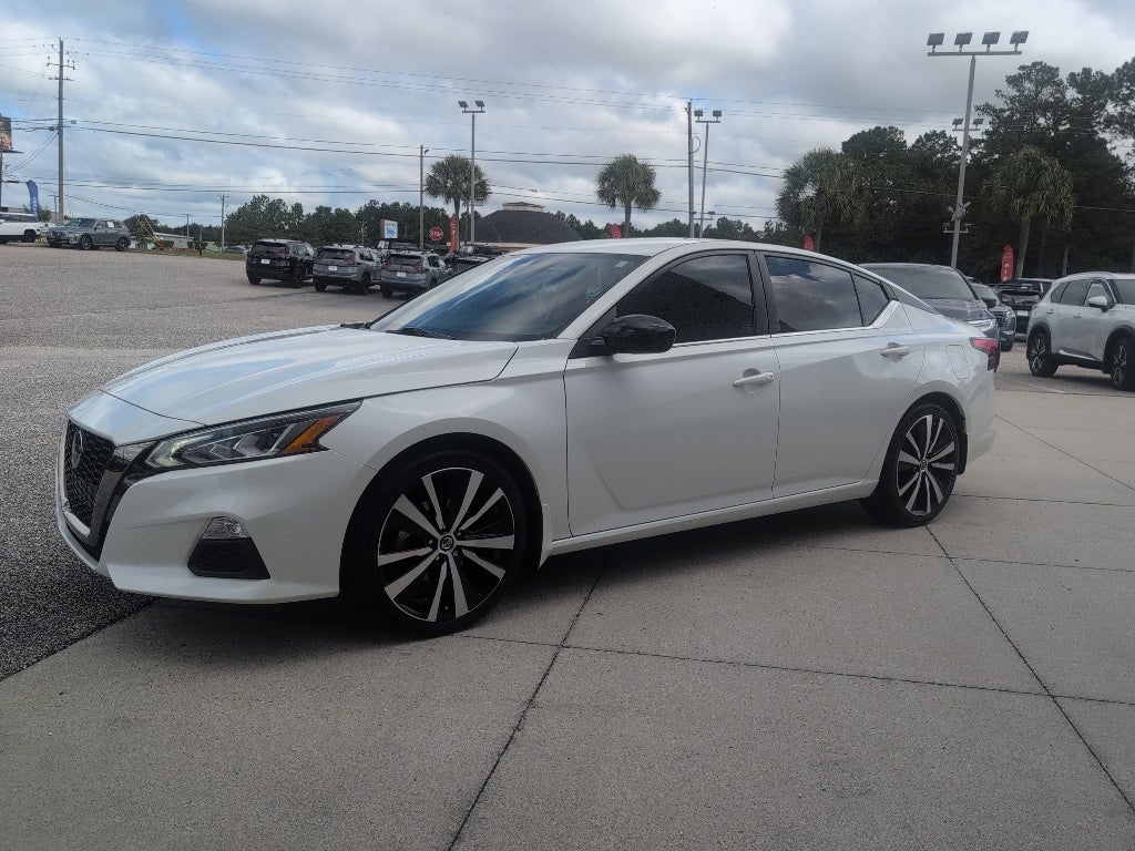 2022 Nissan Altima SR