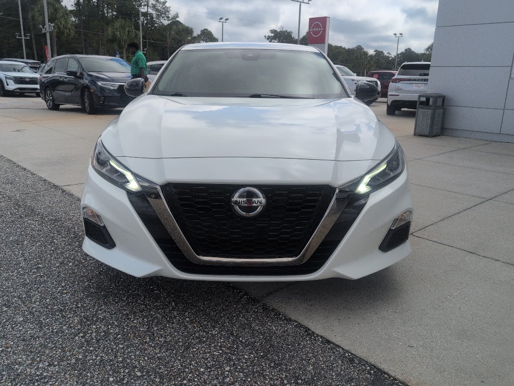 2022 Nissan Altima SR