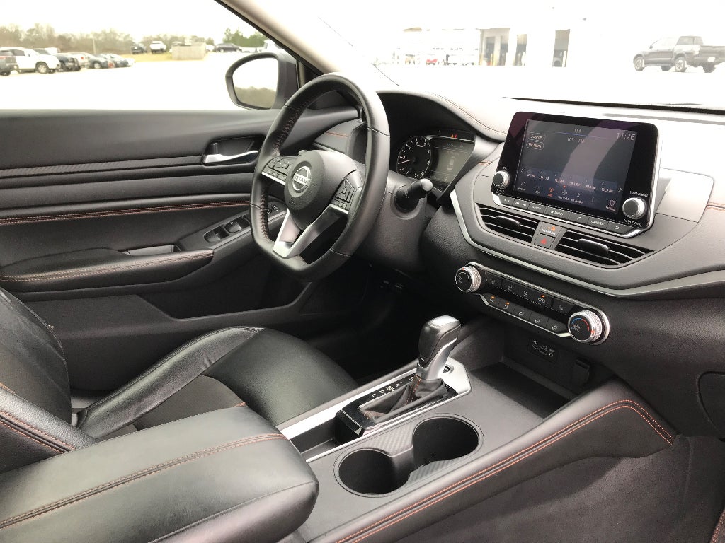 2022 Nissan Altima SR