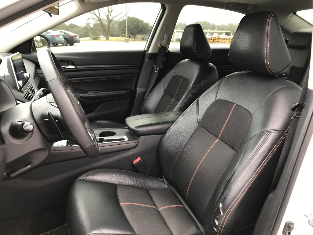 2022 Nissan Altima SR