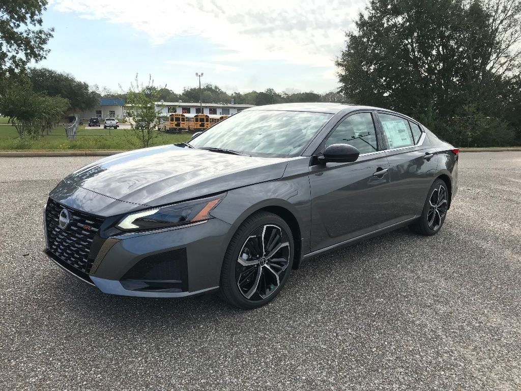 2025 Nissan Altima SR