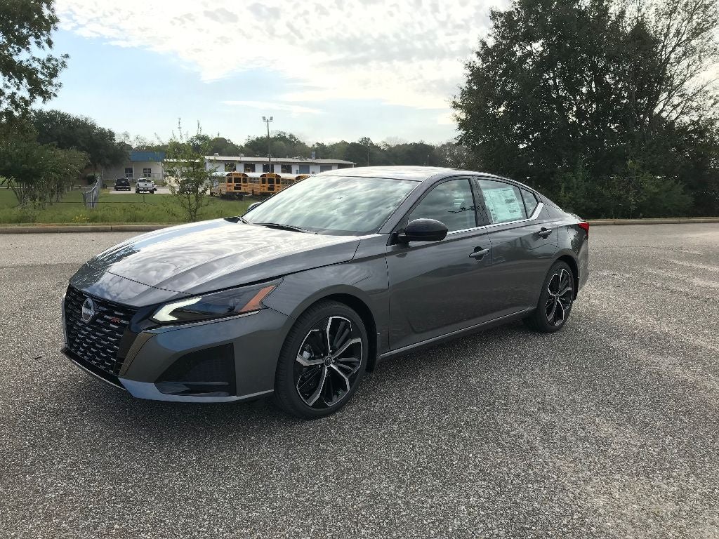 2025 Nissan Altima SR