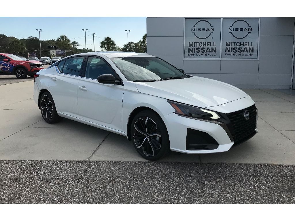 2025 Nissan Altima SR
