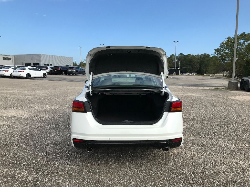 2025 Nissan Altima SR