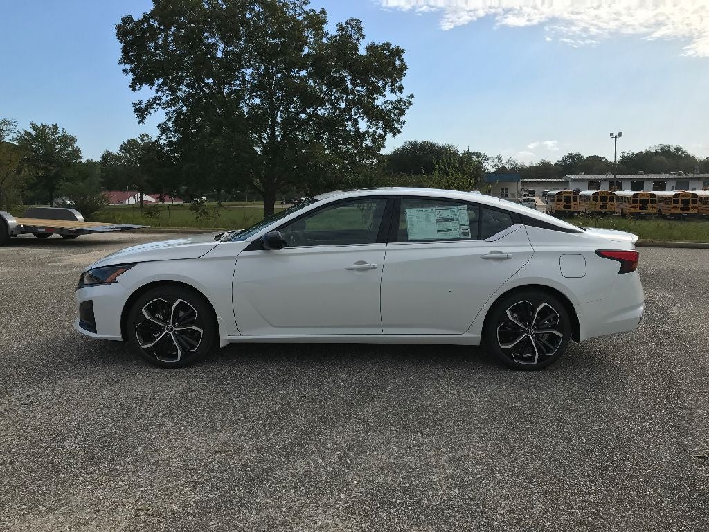 2025 Nissan Altima SR