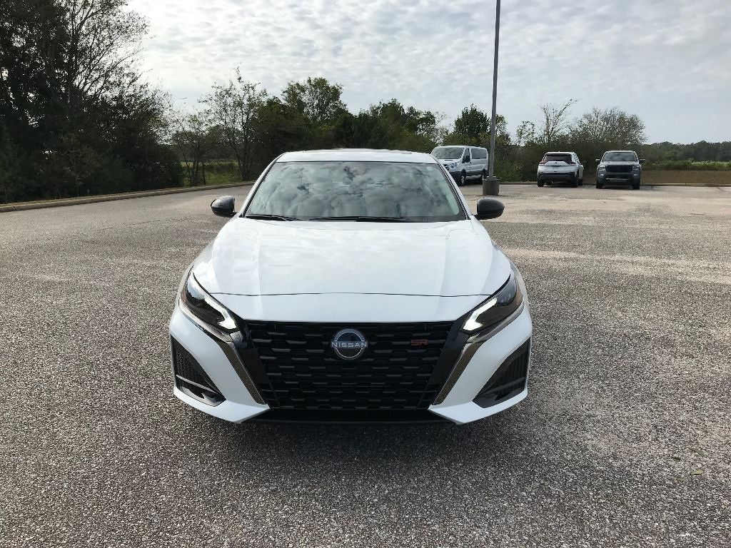 2025 Nissan Altima SR