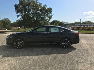 2025 Nissan Altima SR