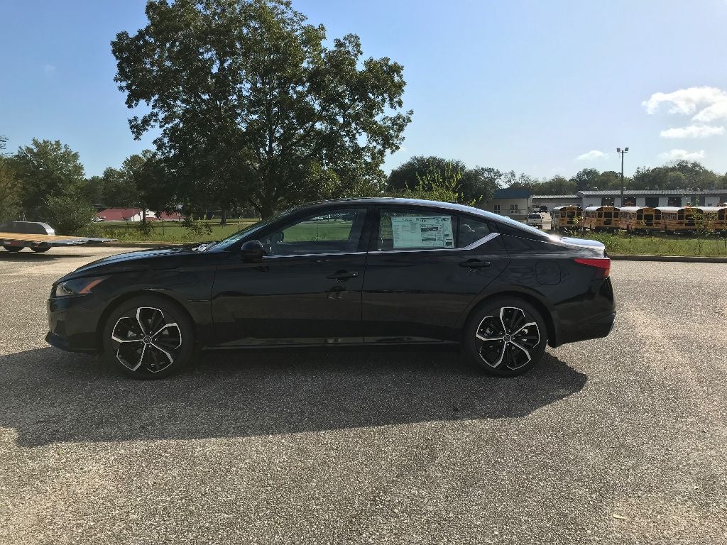2025 Nissan Altima SR