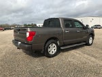 2017 Nissan Titan Crew Cab SV