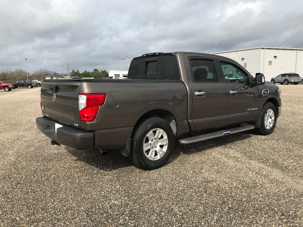 2017 Nissan Titan Crew Cab SV