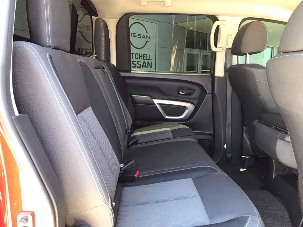 2024 Nissan Titan Crew Cab SV