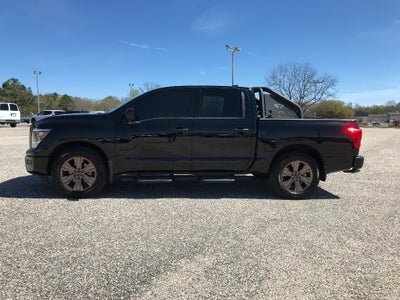 2024 Nissan Titan Crew Cab SV