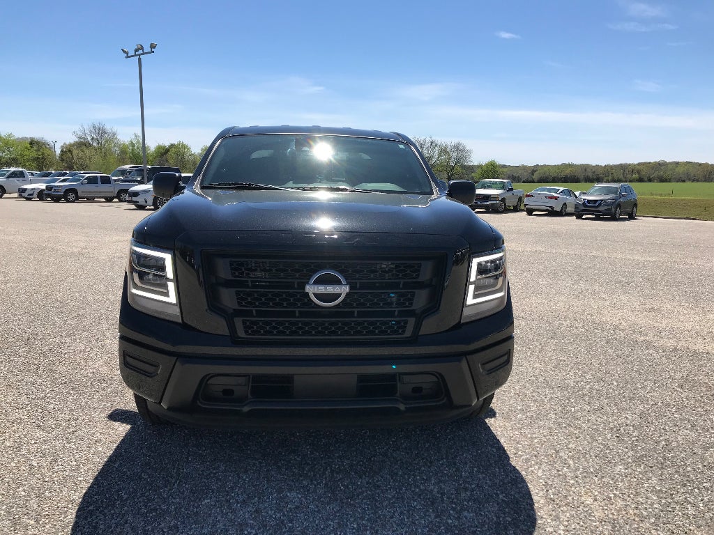 2024 Nissan Titan Crew Cab SV
