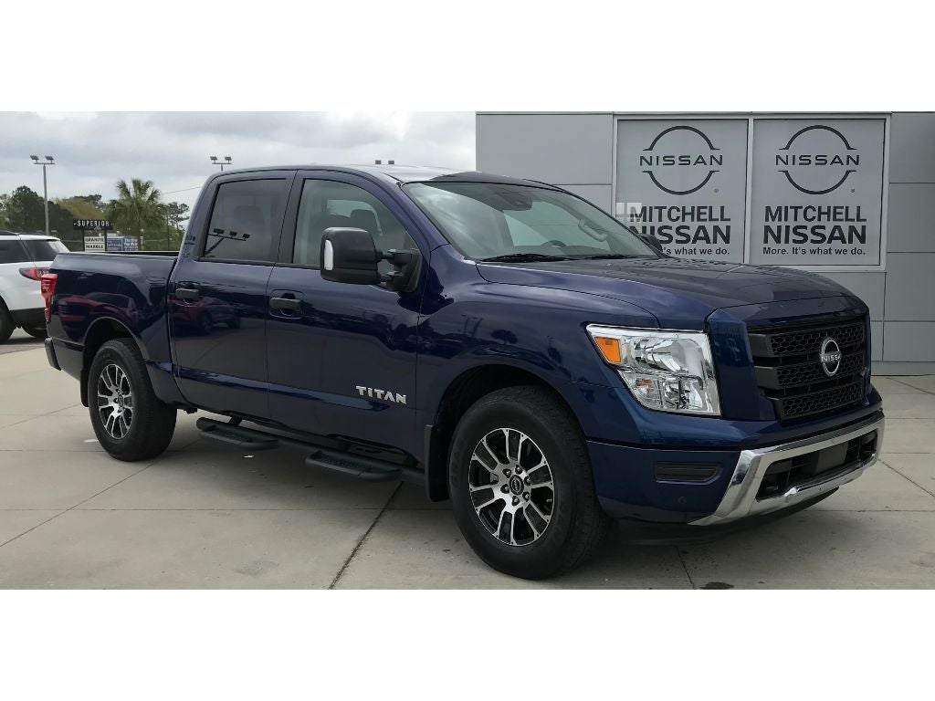 2024 Nissan Titan Crew Cab SV