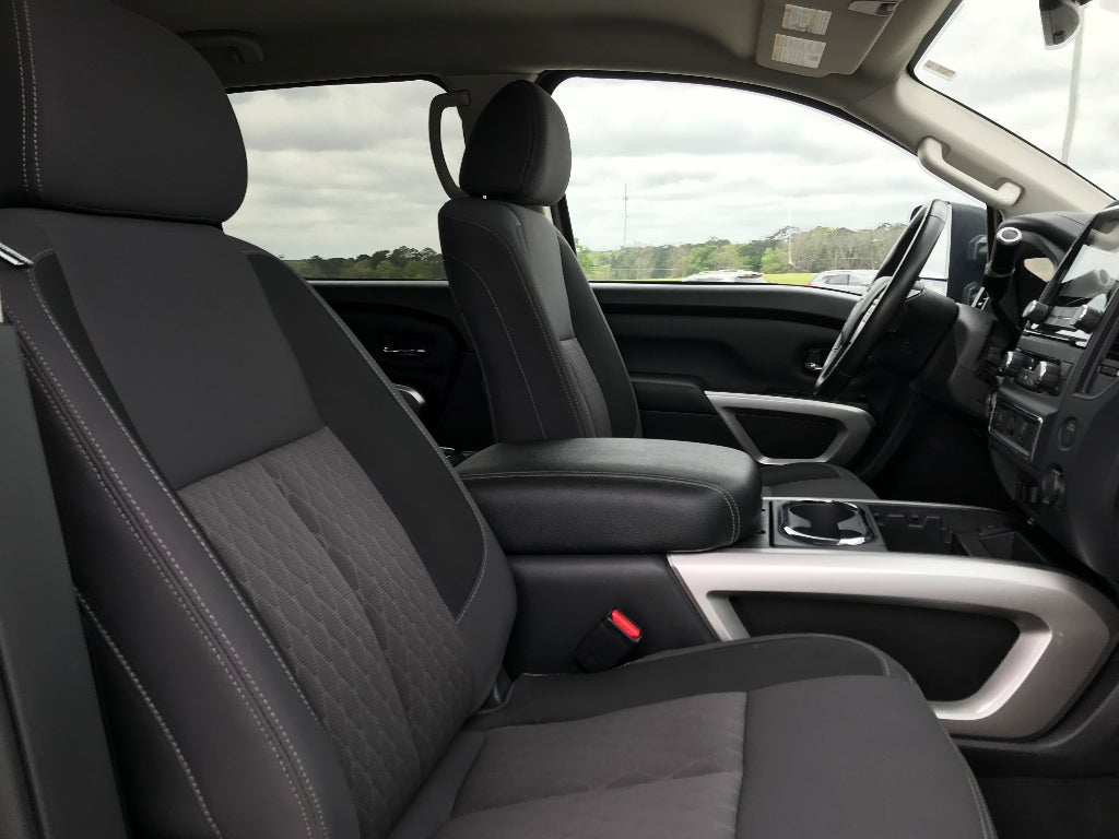 2024 Nissan Titan Crew Cab SV