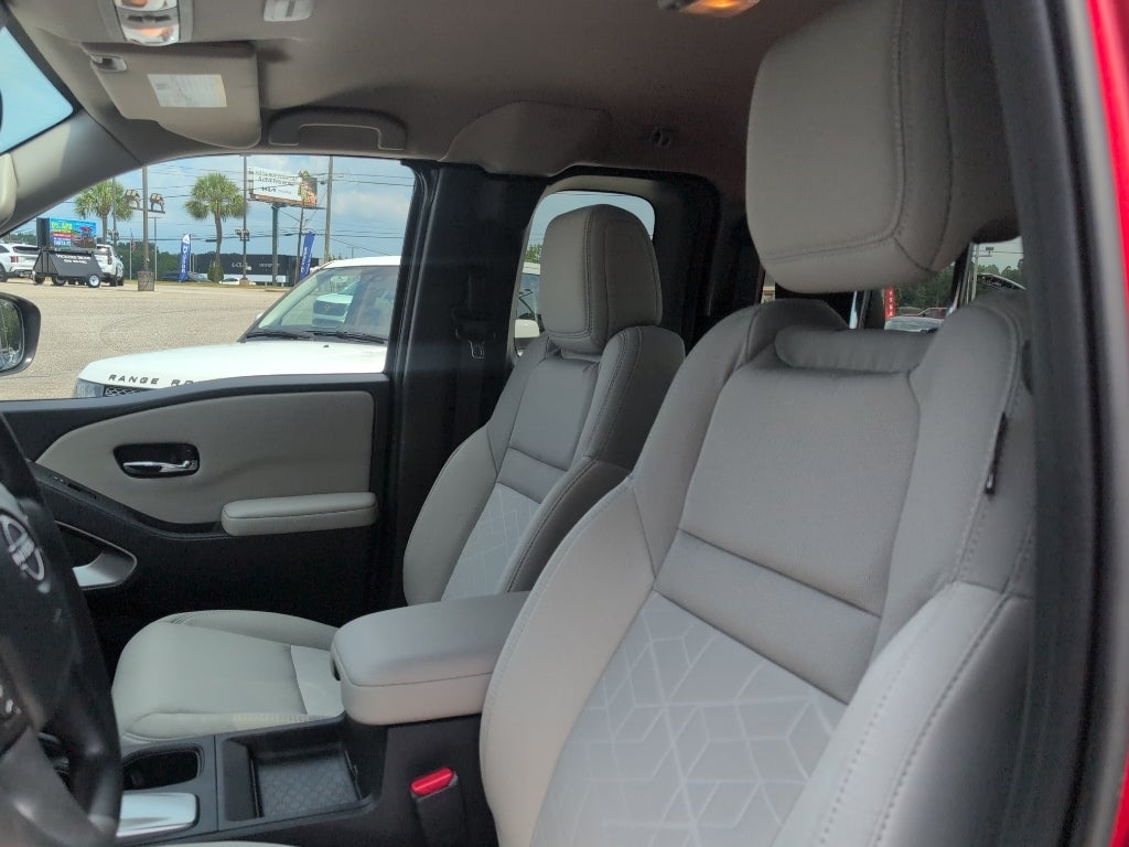 2025 Nissan Frontier SV