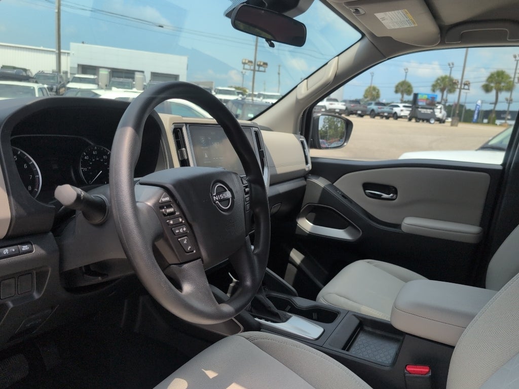2025 Nissan Frontier SV