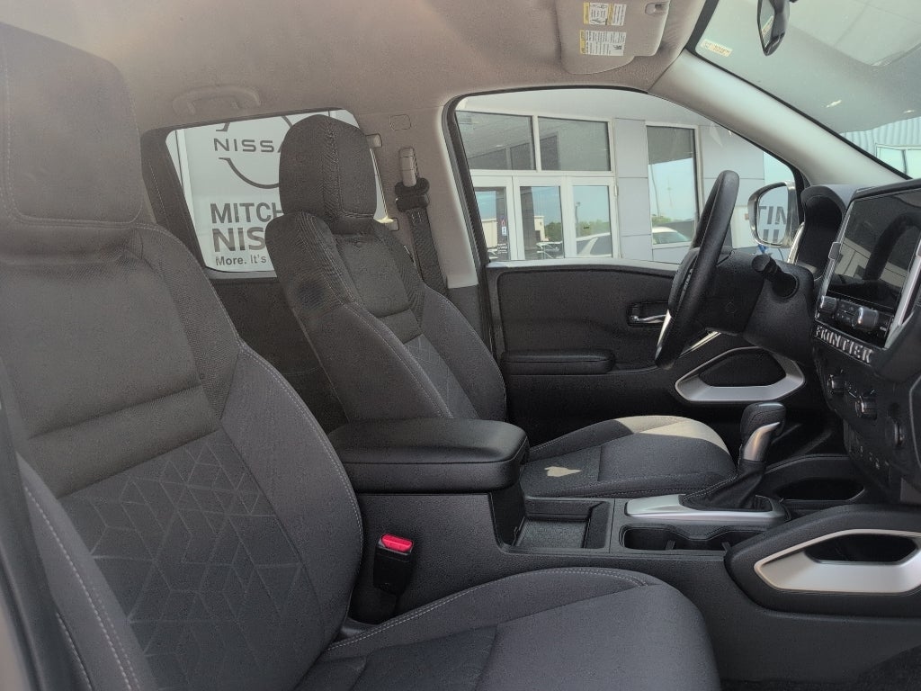 2025 Nissan Frontier Crew Cab SV