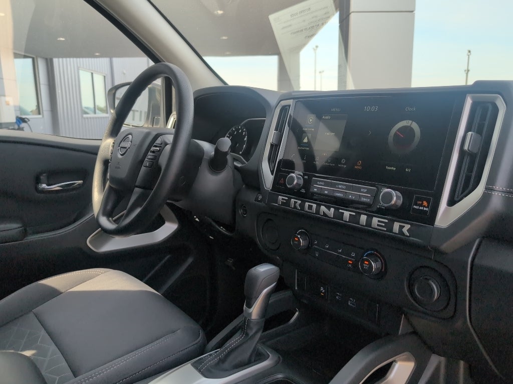 2025 Nissan Frontier Crew Cab SV