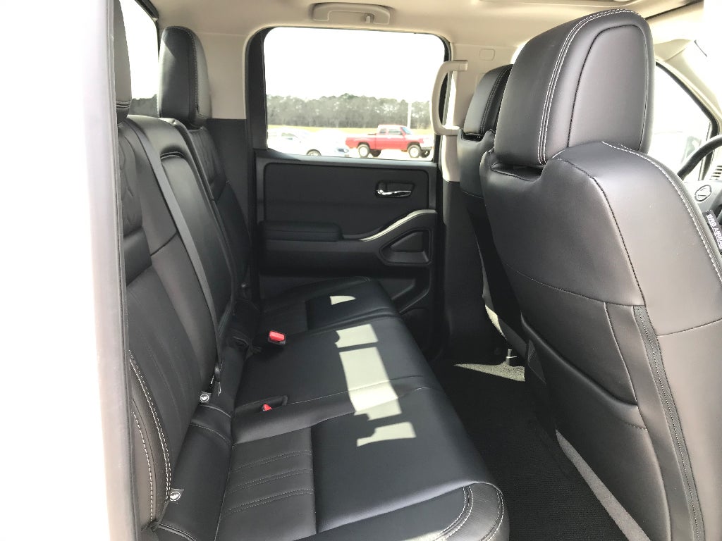 2024 Nissan Frontier Crew Cab SL