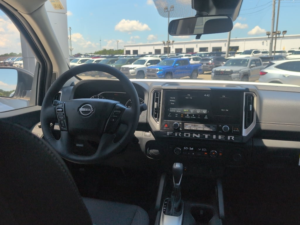 2027 Nissan Frontier SV