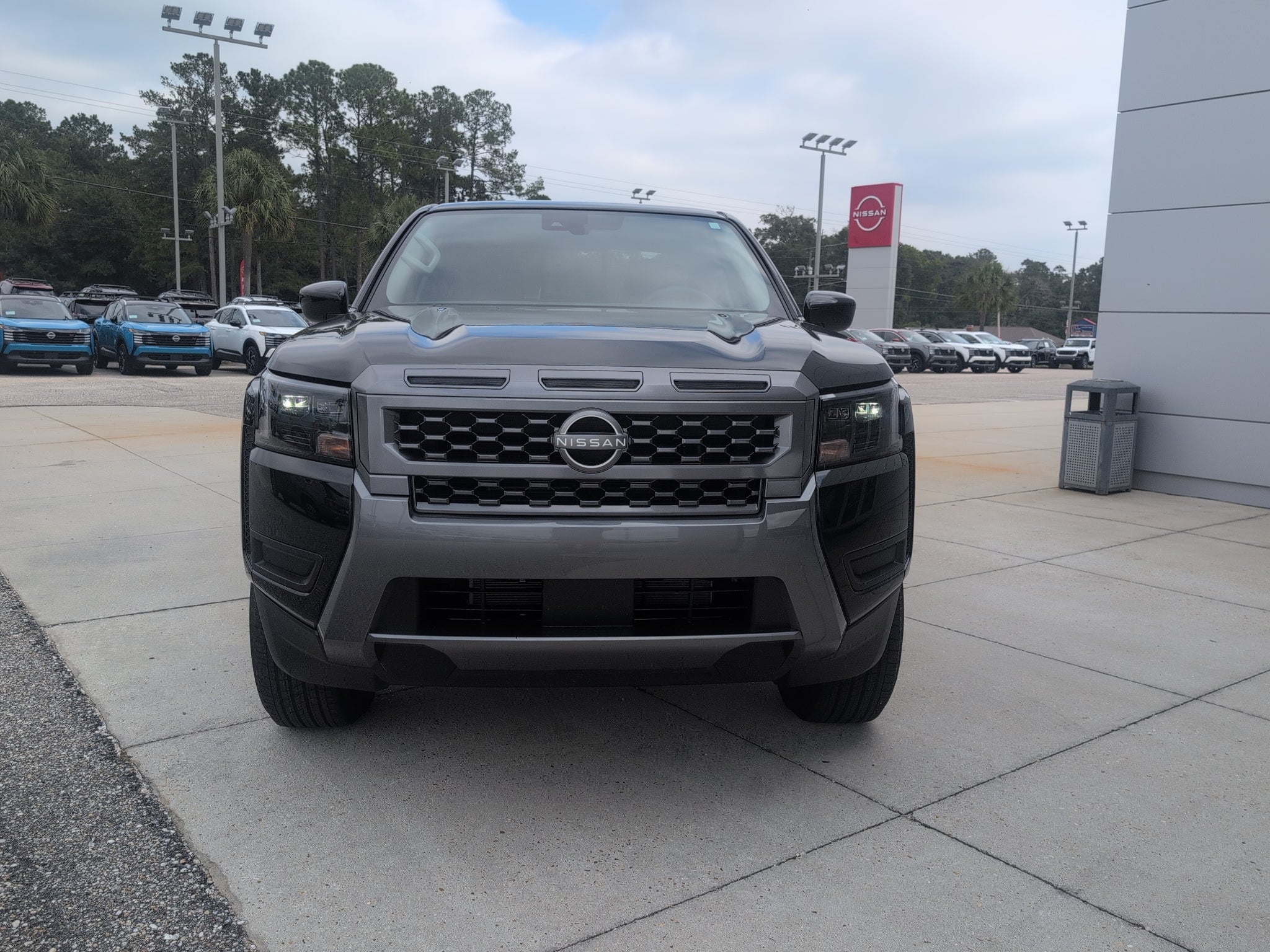 2027 Nissan Frontier Crew Cab SV