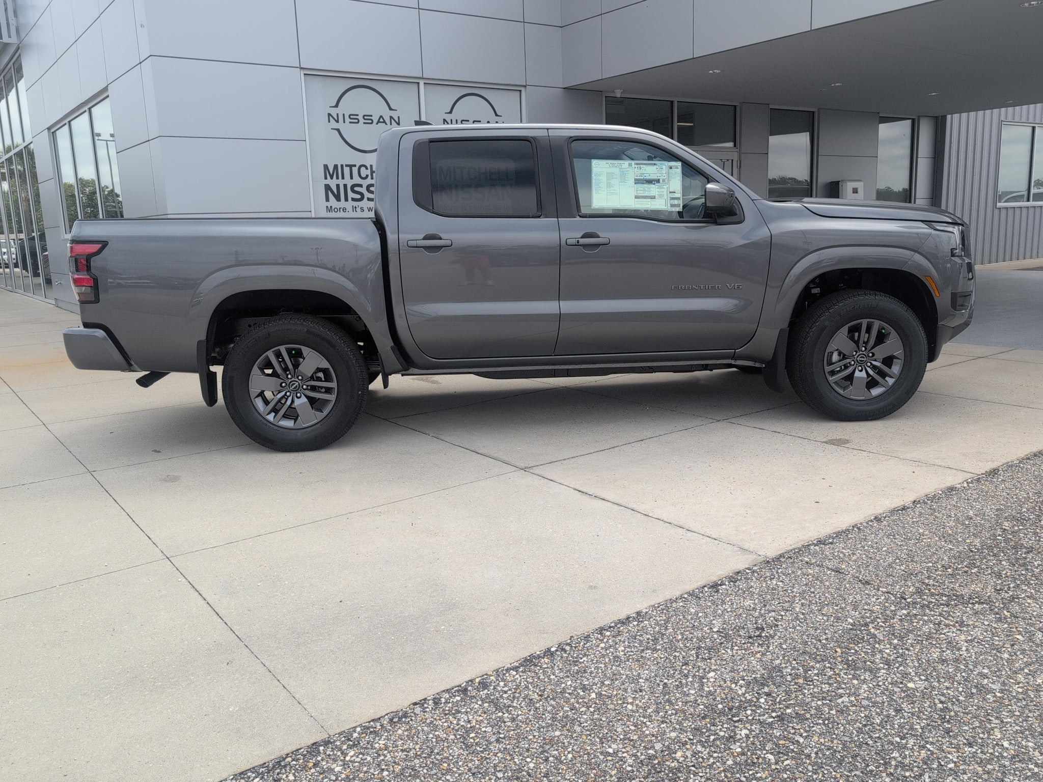 2027 Nissan Frontier SV