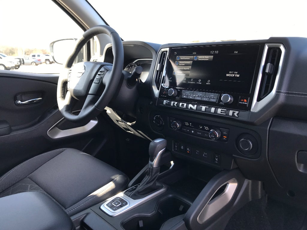 2026 Nissan Frontier Crew Cab SV