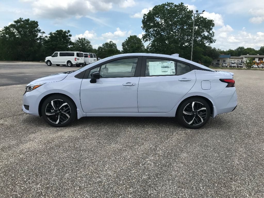 2025 Nissan Versa SR