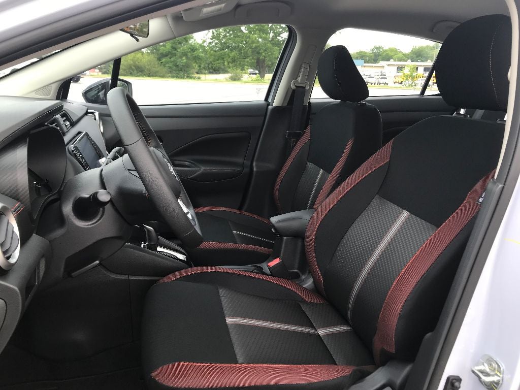 2025 Nissan Versa SR