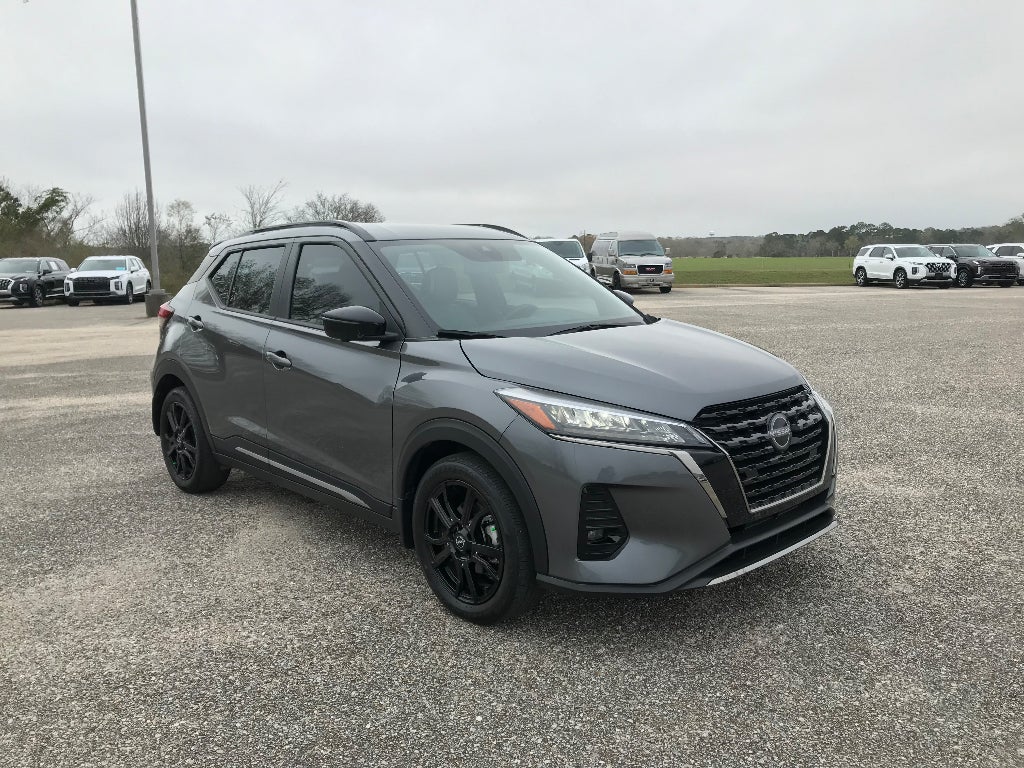 2024 Nissan Kicks SR