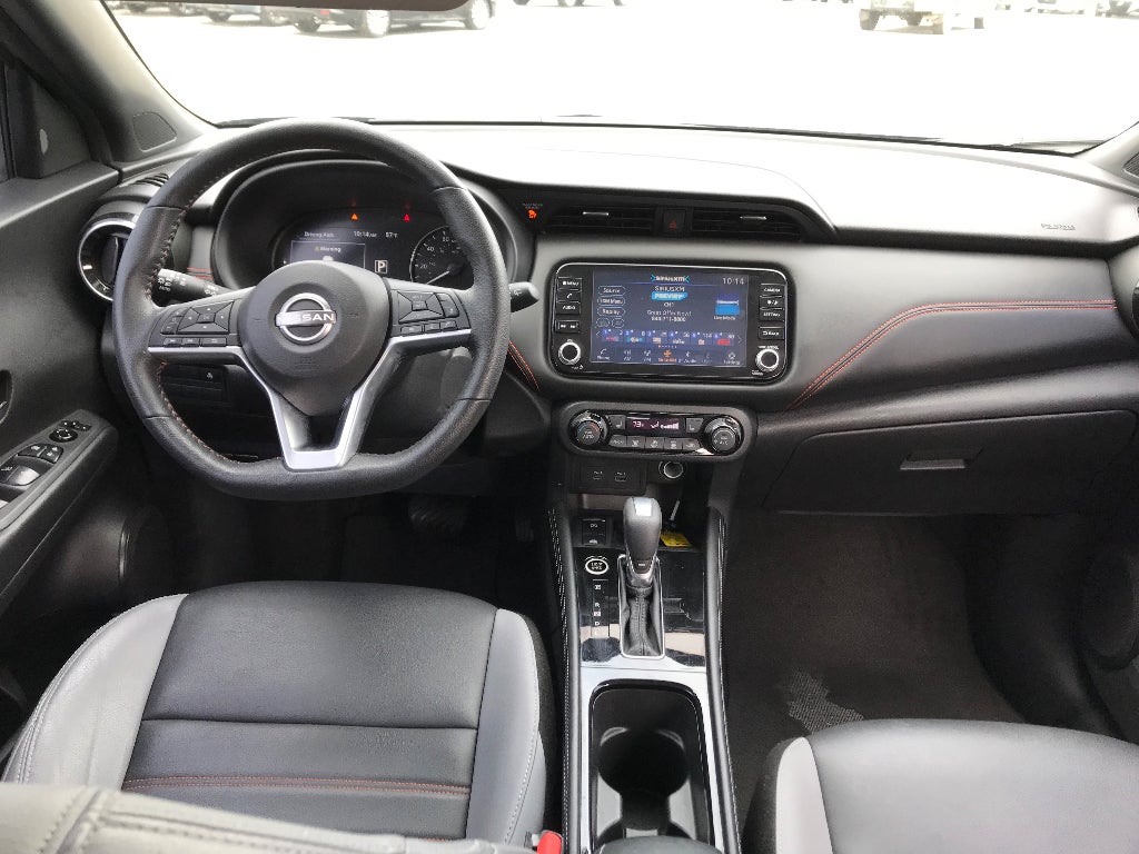 2022 Nissan Kicks SR