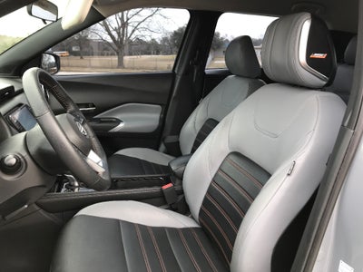 2022 Nissan Kicks SR