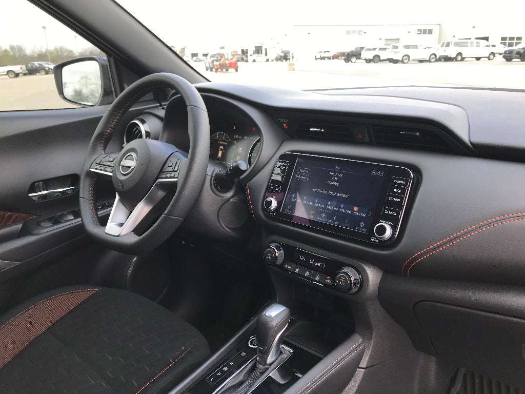 2023 Nissan Kicks SR