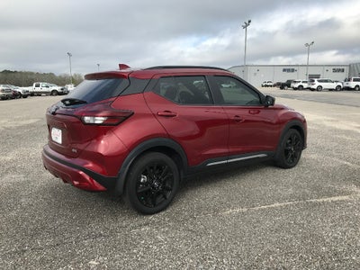 2023 Nissan Kicks SR