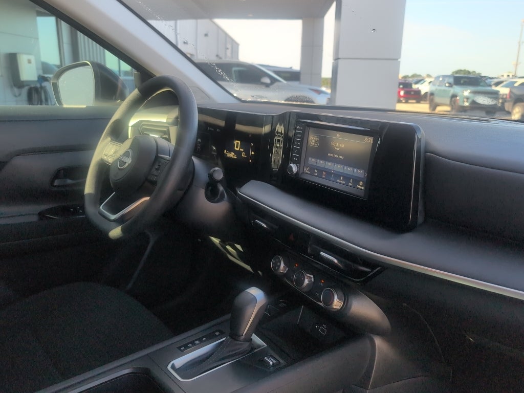 2025 Nissan Kicks S